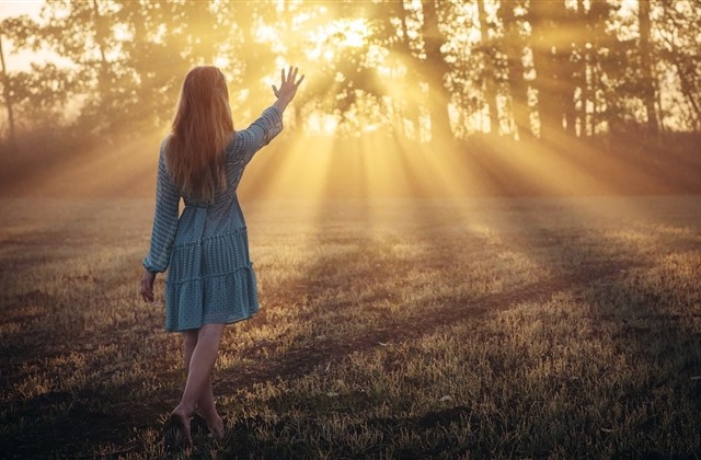 一眼就吸引人的网名女生有内涵诗意(137个)