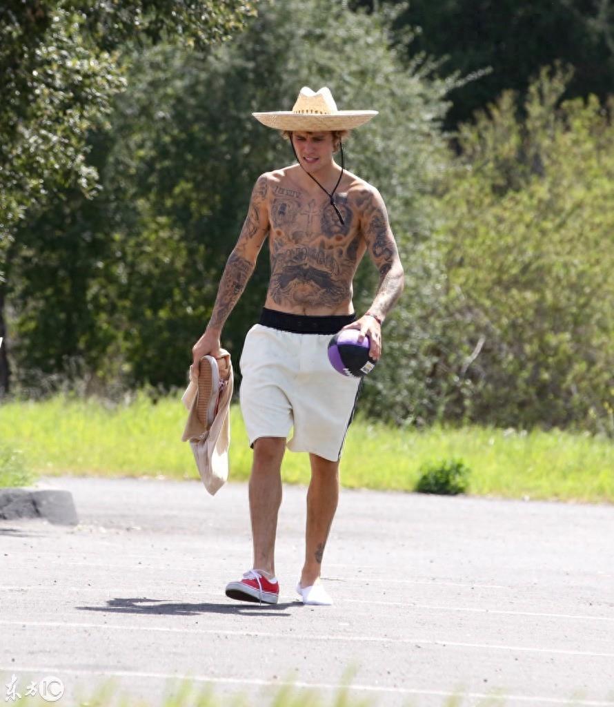 360度欣赏一下贾斯汀比伯花100小时的纹身,网友称发现了很多秘密