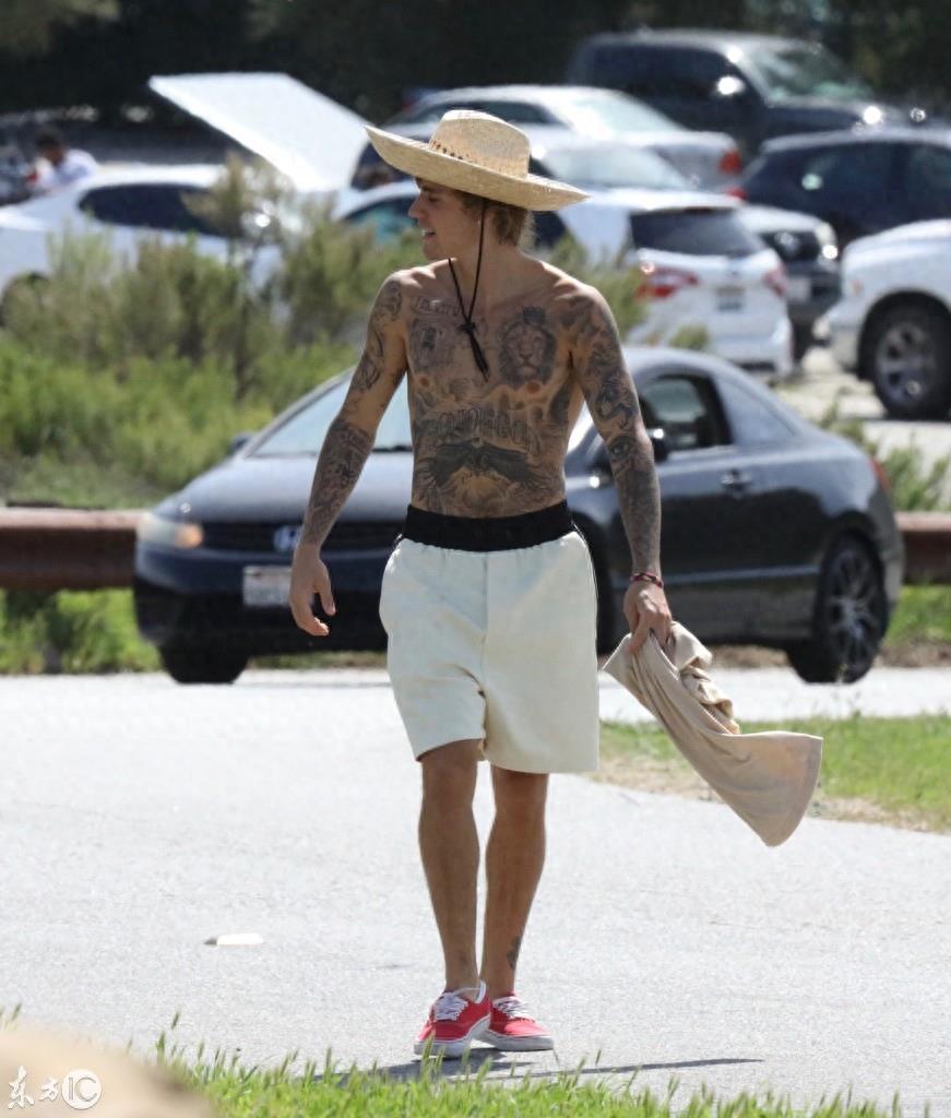 360度欣赏一下贾斯汀比伯花100小时的纹身,网友称发现了很多秘密