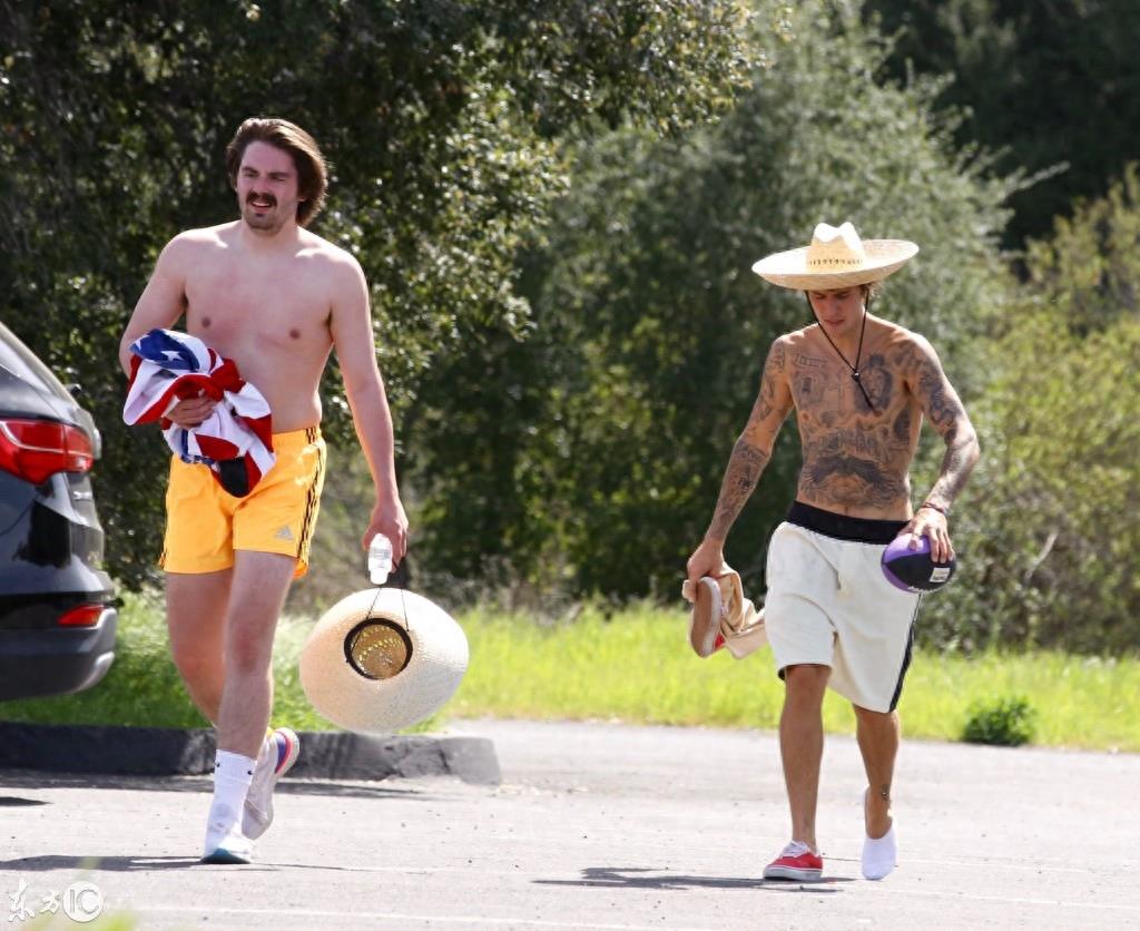 360度欣赏一下贾斯汀比伯花100小时的纹身,网友称发现了很多秘密