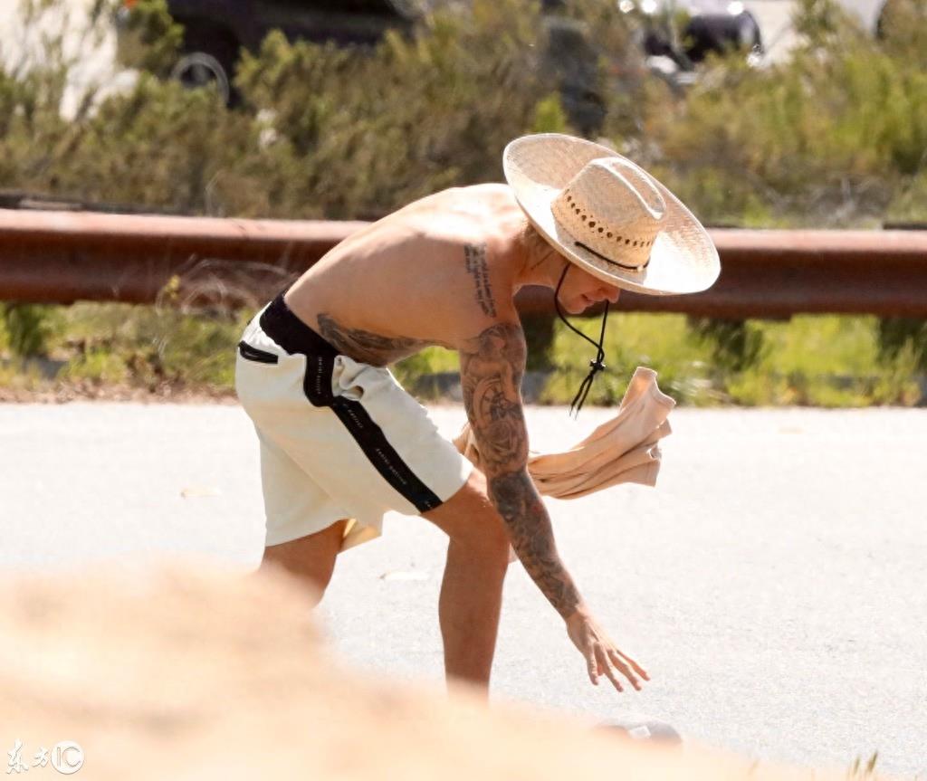 360度欣赏一下贾斯汀比伯花100小时的纹身,网友称发现了很多秘密