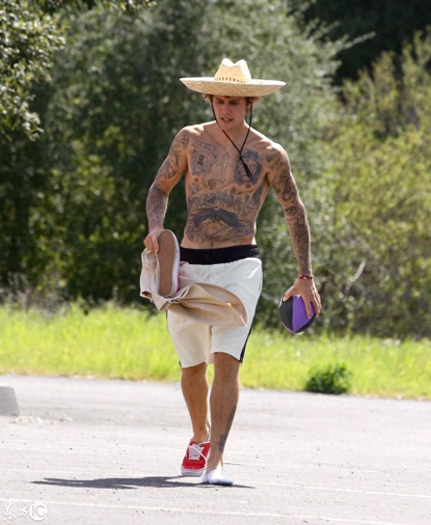 360度欣赏一下贾斯汀比伯花100小时的纹身,网友称发现了很多秘密