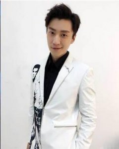 ​心寒！竟有人无底线用乔任梁遗照勒索两千万！