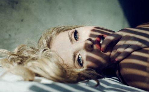 心很累了的伤感句子 你贱了这么久,你不累,我笑累了