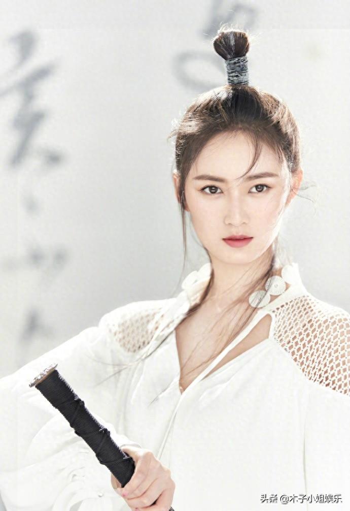 新版赵敏陈钰琪古风写真上线,是你的菜吗?