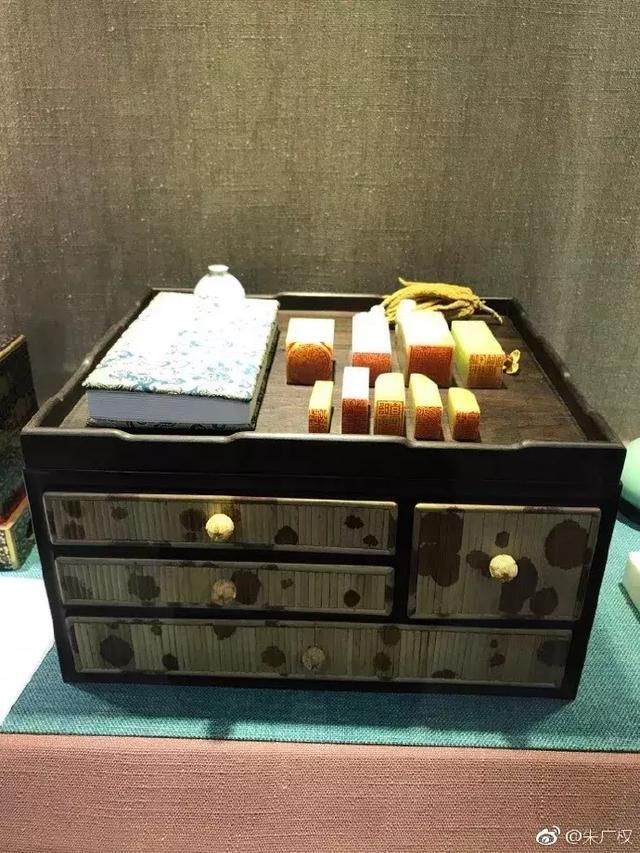 朱广权……请停止散发你的魅力!