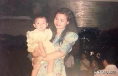 ​郭美美的干爹是谁（炫富一姐郭美美的堕落史）