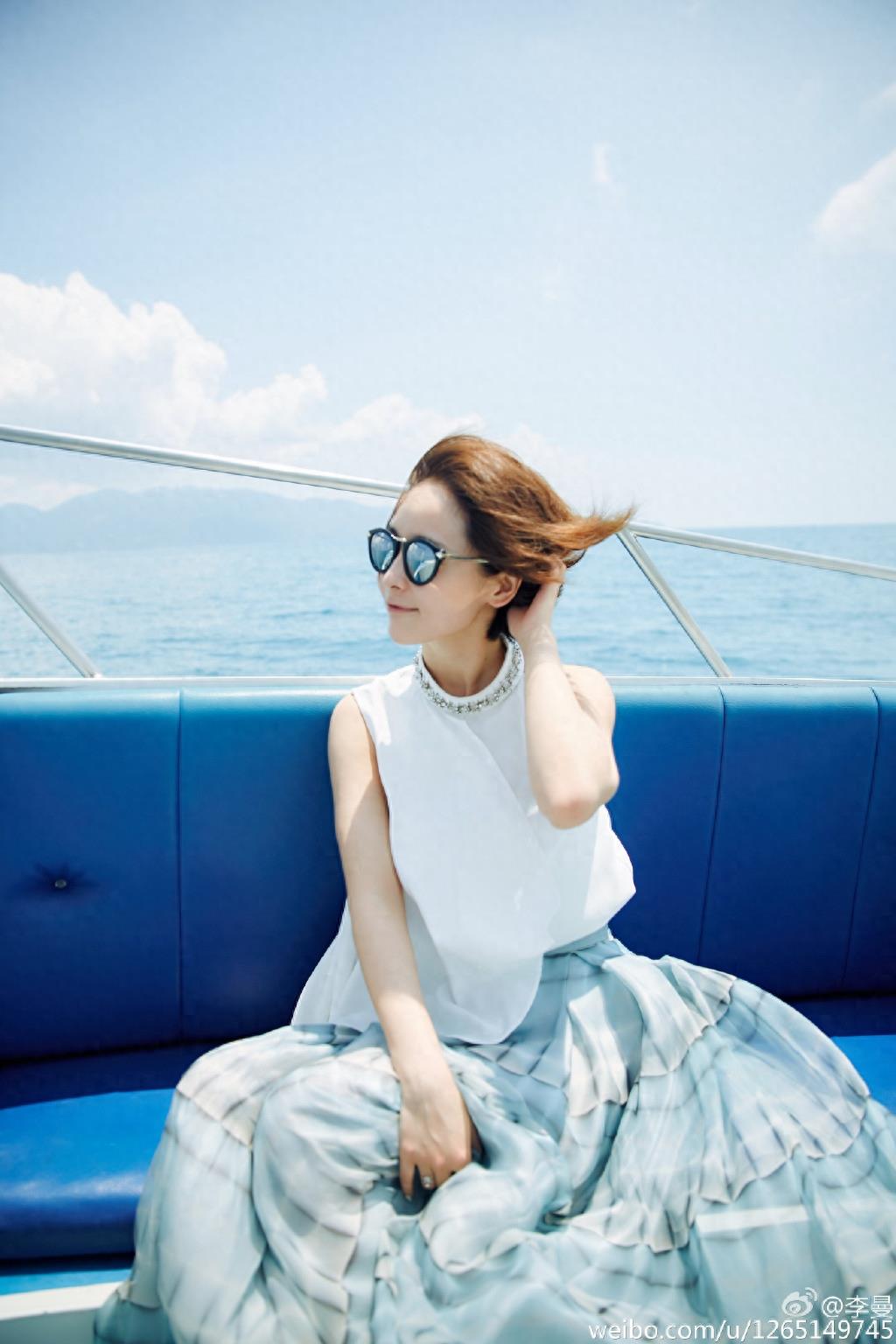 李曼,《满城尽带黄金甲》里的小婵,戏外的她穿衣搭配起来好漂亮