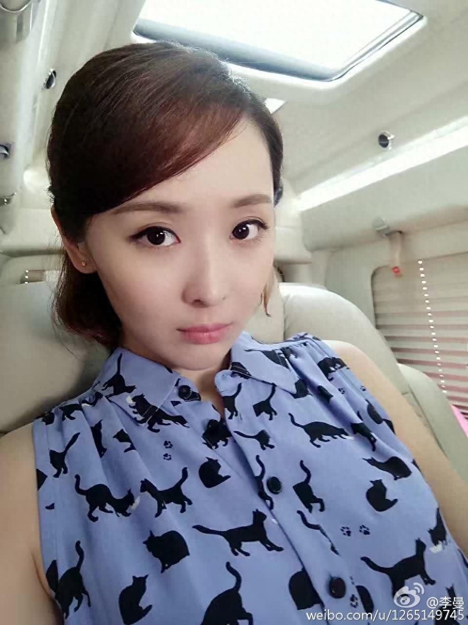 李曼,《满城尽带黄金甲》里的小婵,戏外的她穿衣搭配起来好漂亮