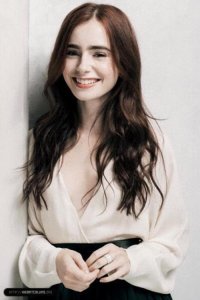 ​莉莉柯林斯-她的微笑让人想起初恋的味道