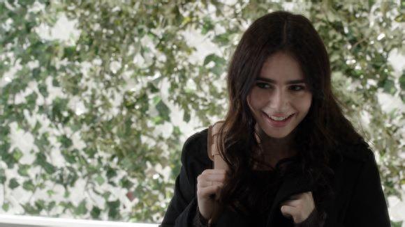 莉莉柯林斯——她的微笑让人想起初恋的味道