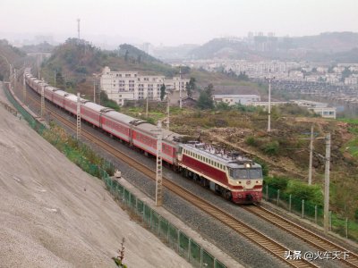 ​运行长沙与成都间的一趟旅客列车