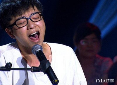 ​揭秘花花华晨宇家庭背景 曾自曝自己是位富二代