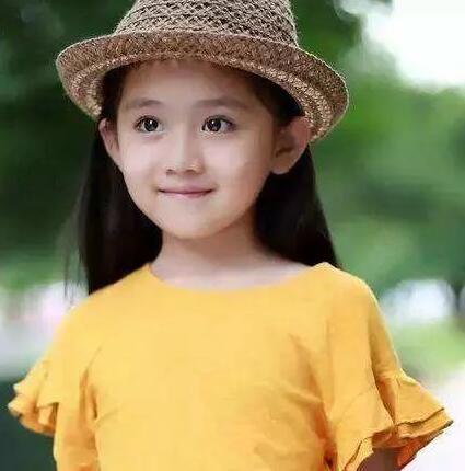 她是因为遇见你里的小乐童,王亭文今年8岁家庭背景与赵丽颖相似