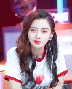 ​今日娱乐头条？