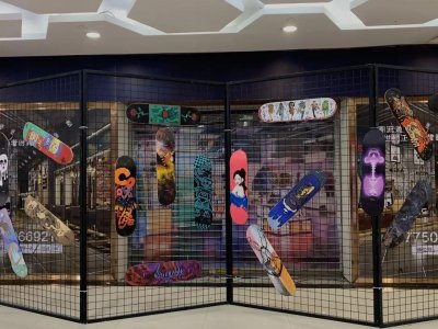 ​近百幅滑板涂鸦作品线下展出，快来看看00后的脑洞有多大