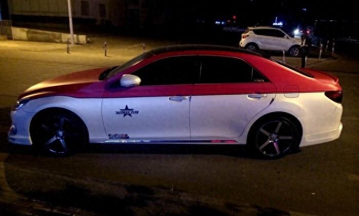 丰田锐志改装案例，选对车贴，还你一辆有型、有态度的轿车！