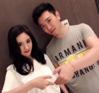 ​杨幂继魏大勋后又有了新男友？多张合拍曝光，看似有些亲密