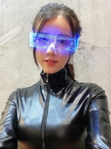 ​轩子巨2兔被虎牙封禁后放飞自我，私密照引起粉丝羡慕：人不如猪