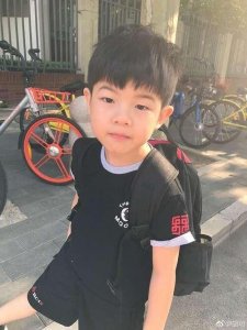 ​安吉为什么被称为“东北宋仲基”? 根本原因在于画风清奇的弟弟