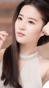 ​神仙姐姐刘亦菲尺度最大的一场戏，本人回应“大惊小怪”