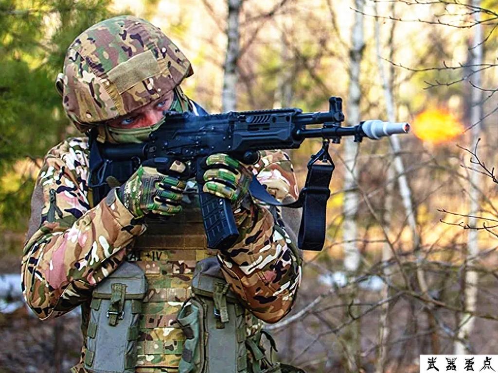俄罗斯AK-12步枪，露面7年了，终于开始装备了