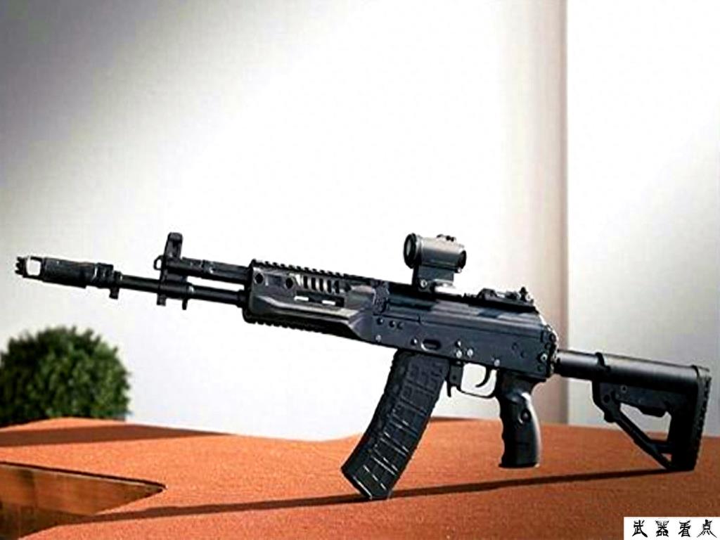 俄罗斯AK-12步枪，露面7年了，终于开始装备了