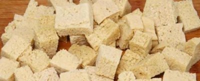 ​冻豆腐怎么做好吃？分享3种做法，简单实惠，美味下饭