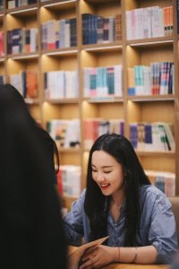 ​专访独木舟葛婉仪｜四年后携新书回归，想写更多女性故事