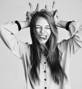 ​销售公司新年口号（销售口号简短霸气8字）