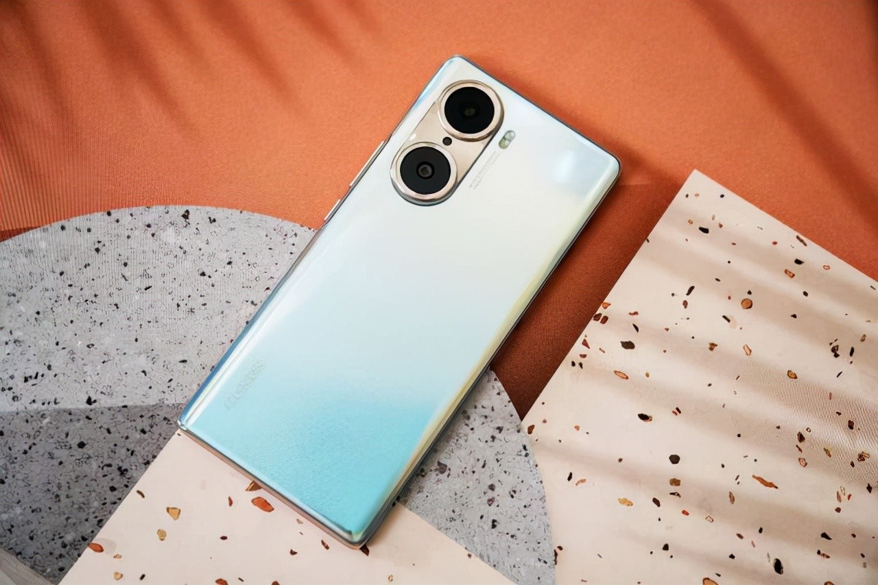 荣耀60手机多少钱（华为荣耀60怎么样）