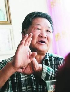 ​他把自己当做人梯，成就珠峰北坡路线的首登