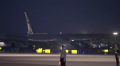 ​普京受中方高规格接待，专机抵达时间和接机的女官员很不寻常