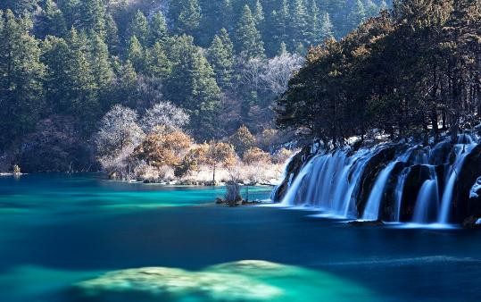 九寨沟的冬天:人间天堂