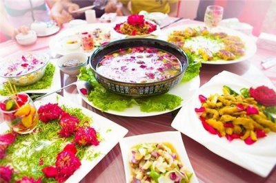 ​云南大学食堂推出玫瑰宴 玫瑰宴是什么