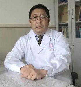 ​用嘴吸尿救人医生：紧急情况下无奈之举，但无怨无悔