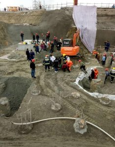 ​扬州一工地发生坍塌致5死1伤：系停工工地擅自复工