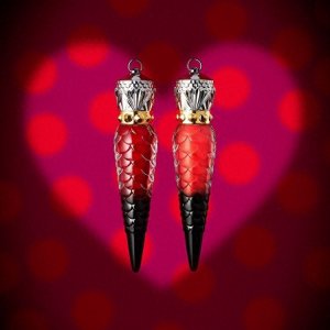 ​红底高跟鞋设计的鼻祖，CL高跟鞋让你的性感从人群中脱颖而出