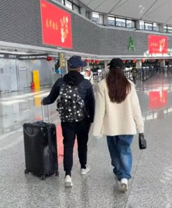 ​郭富城与方媛：从机场牵手到婚姻背后的故事