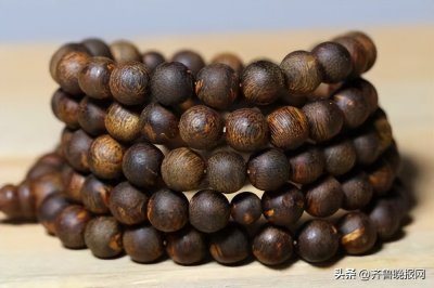 ​手串到底戴几颗？12和108有什么区别？盘点沉香手串中的讲究