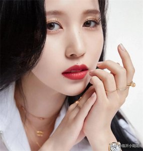 ​名井南，甜美动人的靓丽美女，清纯阳光的外形，散发迷人魅力