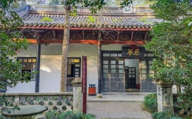 蒋介石母亲墓:花三年修建而成,如今成旅游景区,门票20元一人