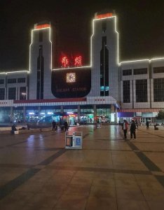 ​郑州到乌鲁木齐特快绿皮火车T197次，西安到乌鲁木齐普快K365次