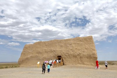 ​【丝路长镜头】玉门关：见证华戎交汇的大漠雄关