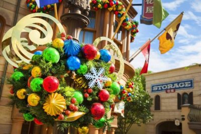 ​上海迪士尼度假区上新了！进入冬日奇境，推出全新季节性体验、商品、美食