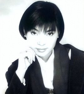 ​陈凯歌妻子陈红，出道多年争议不断，人到中年被儿子丈夫“连累”