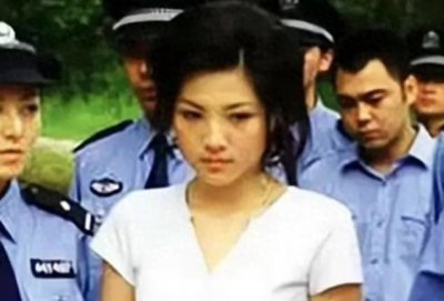 ​饮料里下毒！“最美人蝎杀人犯”毕丽梅，被冒牌富二代欺骗后杀人