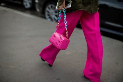 ​时尚圈的魔幻审美，死亡芭比粉怎么又流行了？