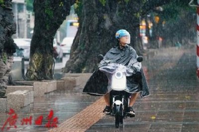 ​广州遭遇今年最强暴雨 两年内首次大范围发布暴雨红色预警信号