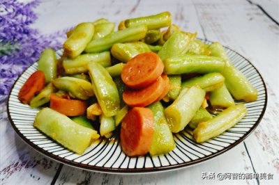 ​豆角“白不老”，口感软糯易嚼烂，加根火腿肠，一炒就搞定